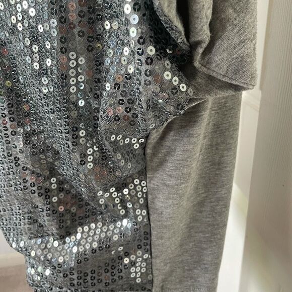 Brandy Melville Boxy Crop Sequin t-shirt, O/S - Picture 10 of 14